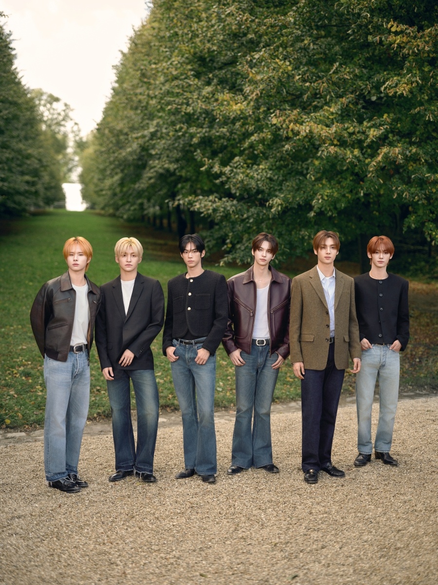 パリ・ファッションウィークに出席したTWS、圧倒的ビジュアルに視線集中