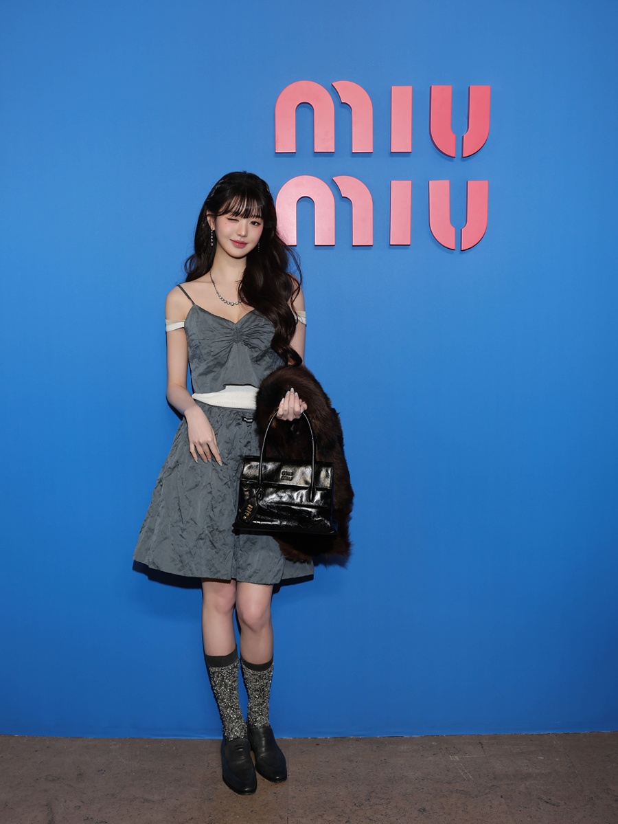 IVEウォニョン＆MEOVVエラ＆TXTヨンジュン、MIU MIUのショーを輝かせた圧倒的ビジュアル