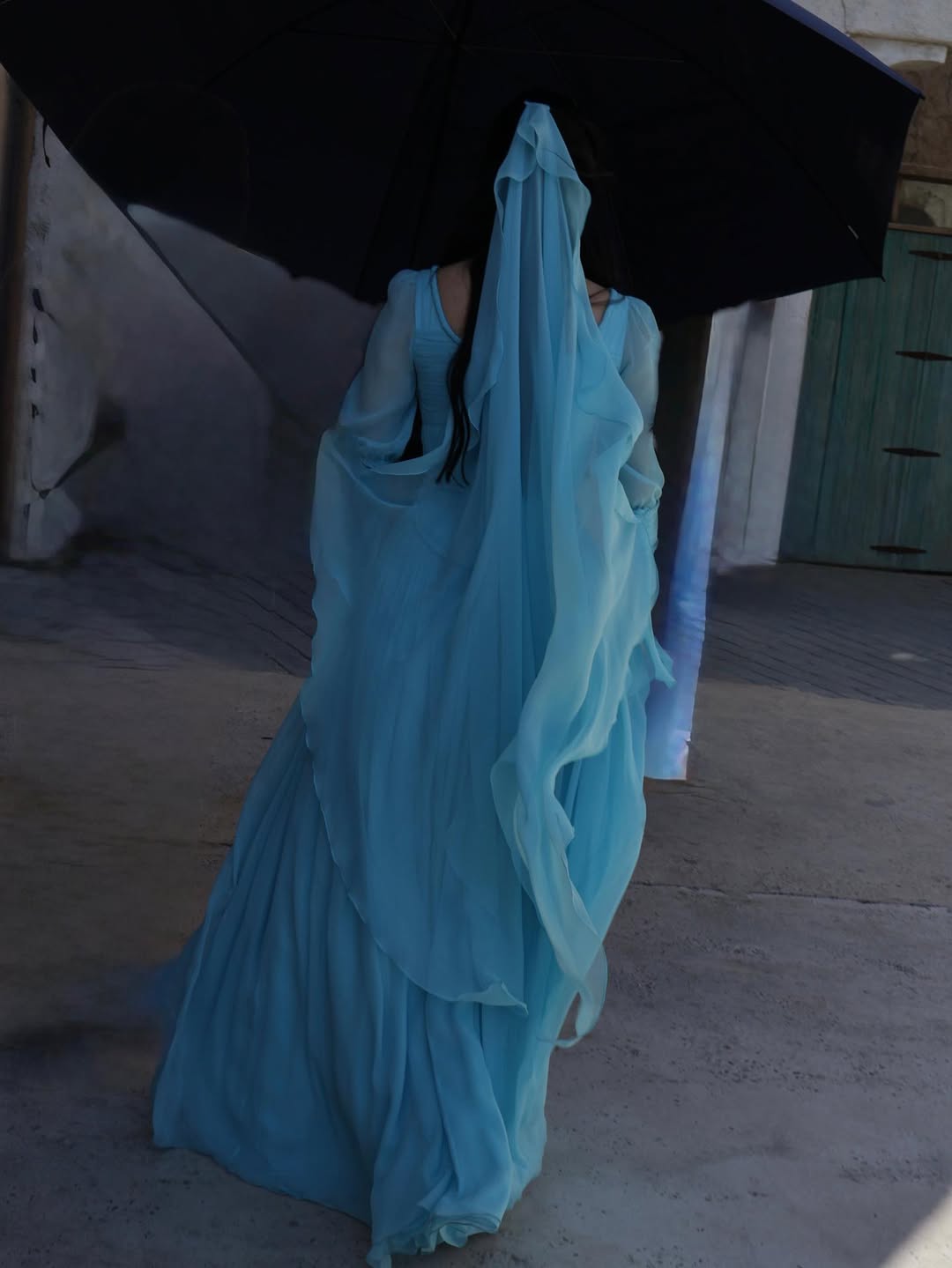 ソン・ヘギョ特別出演ドラマ『魔法のランプにお願い』オフショット公開…まるで「ドバイの女神」