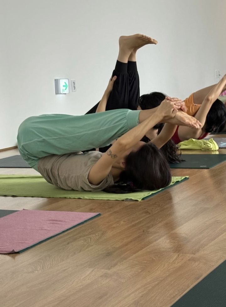 写真＝ヨガスタジオ「ANANDA YOGA」の公式インスタグラムより