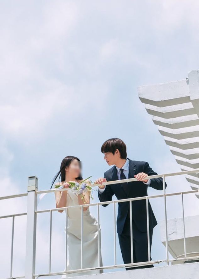 「元大統領秘書官の息子」韓流歌手　来月結婚…新婦の写真公開