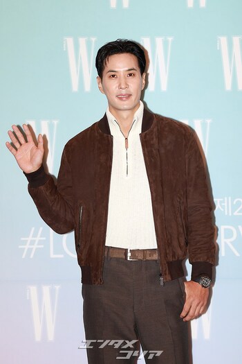 【フォト】イ・ジュミョンと交際中のキム・ジソク、一段とステキな姿