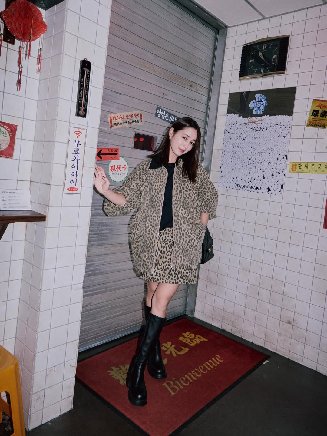 イ・ミンジョン、キム・ジソク＆イ・ジニと仲良しポーズでドラマPR「離婚させてください」