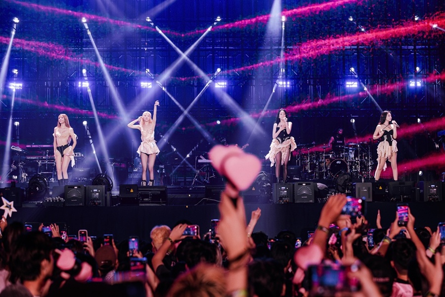 ピンク色に染まった台湾・高雄…BLACKPINKアジアツアー、華麗にスタート