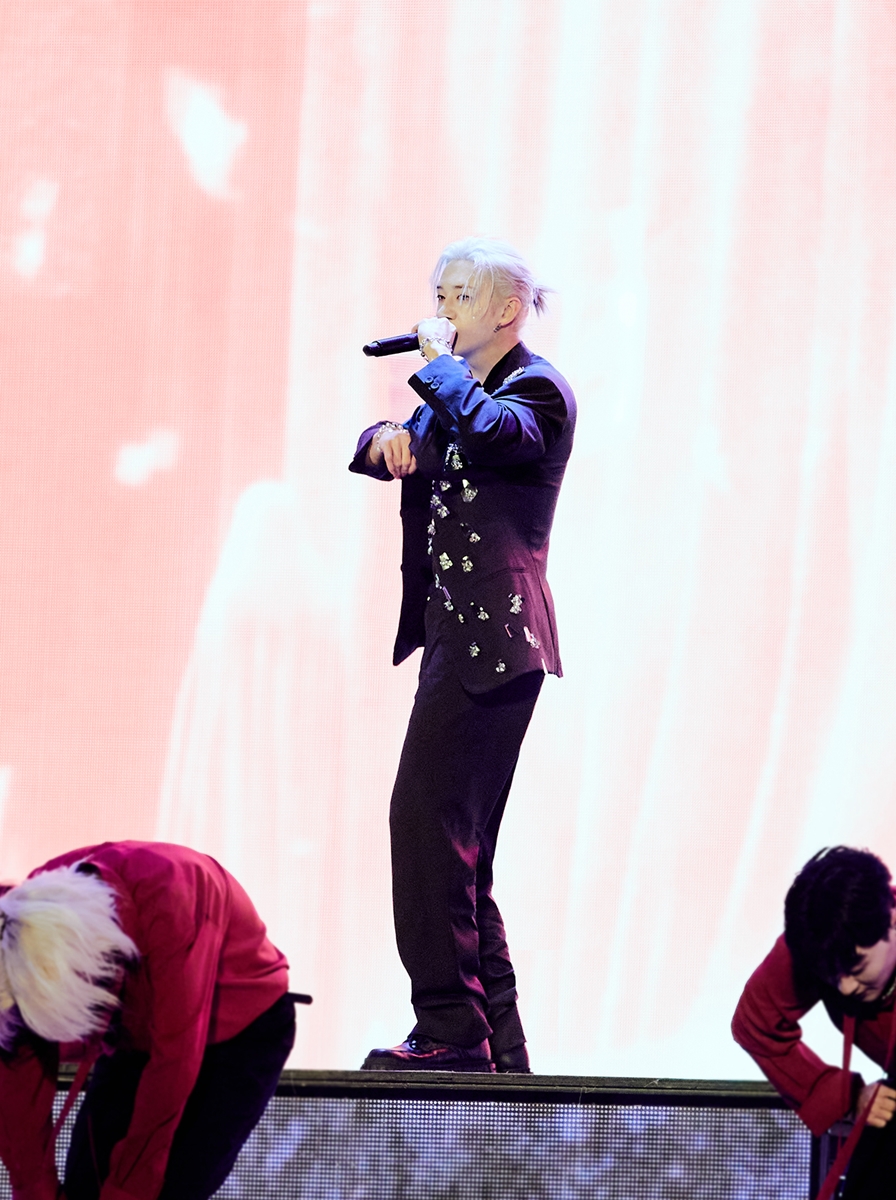 FENDI、Stray Kidsバンチャンのための特別な衣装製作…仁川公演で着用