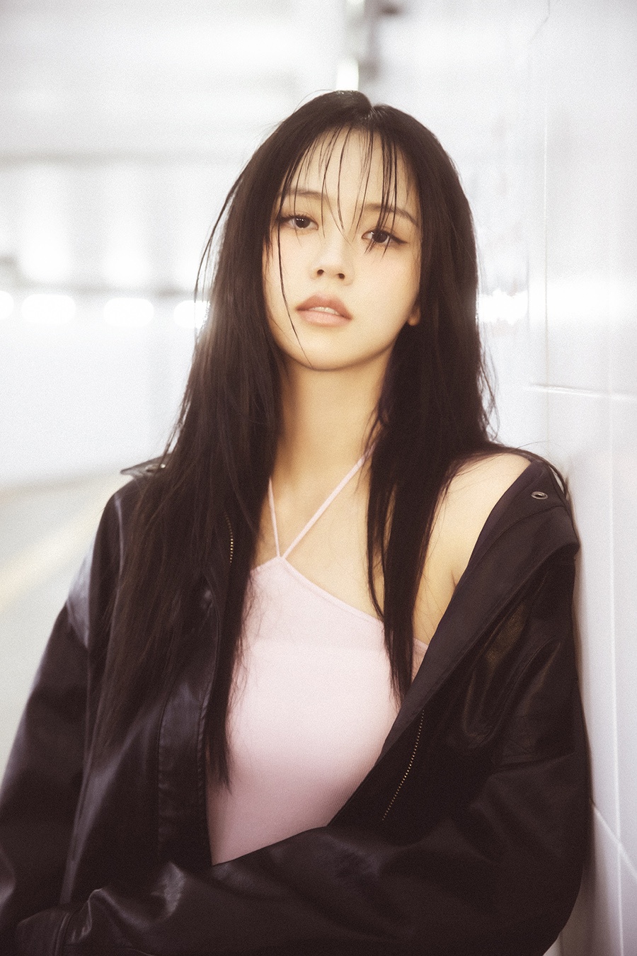 キム・ソヒョン、新プロフィール公開…上品＆成熟した雰囲気