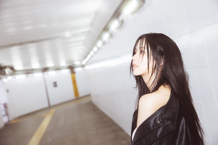 キム・ソヒョン、新プロフィール公開…上品＆成熟した雰囲気