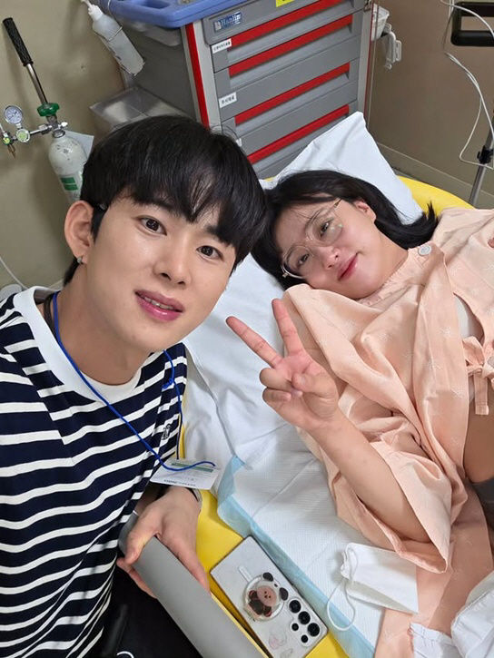 双子出産後、集中治療室入院のイム・ララ…「輸血受けて回復しつつある」