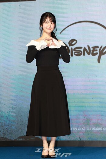 【フォト】チョ・ユンスの上品なワンピース姿とすがすがしいほほ笑み