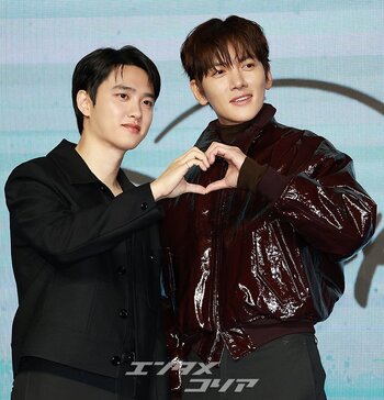 【フォト】ド・ギョンス&チ・チャンウク、イケメンたちのハートのポーズ