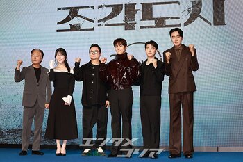【フォト】チ・チャンウク&ド・ギョンス&イ・グァンスら『捏造された都市』のキャストたち、力強いポーズ
