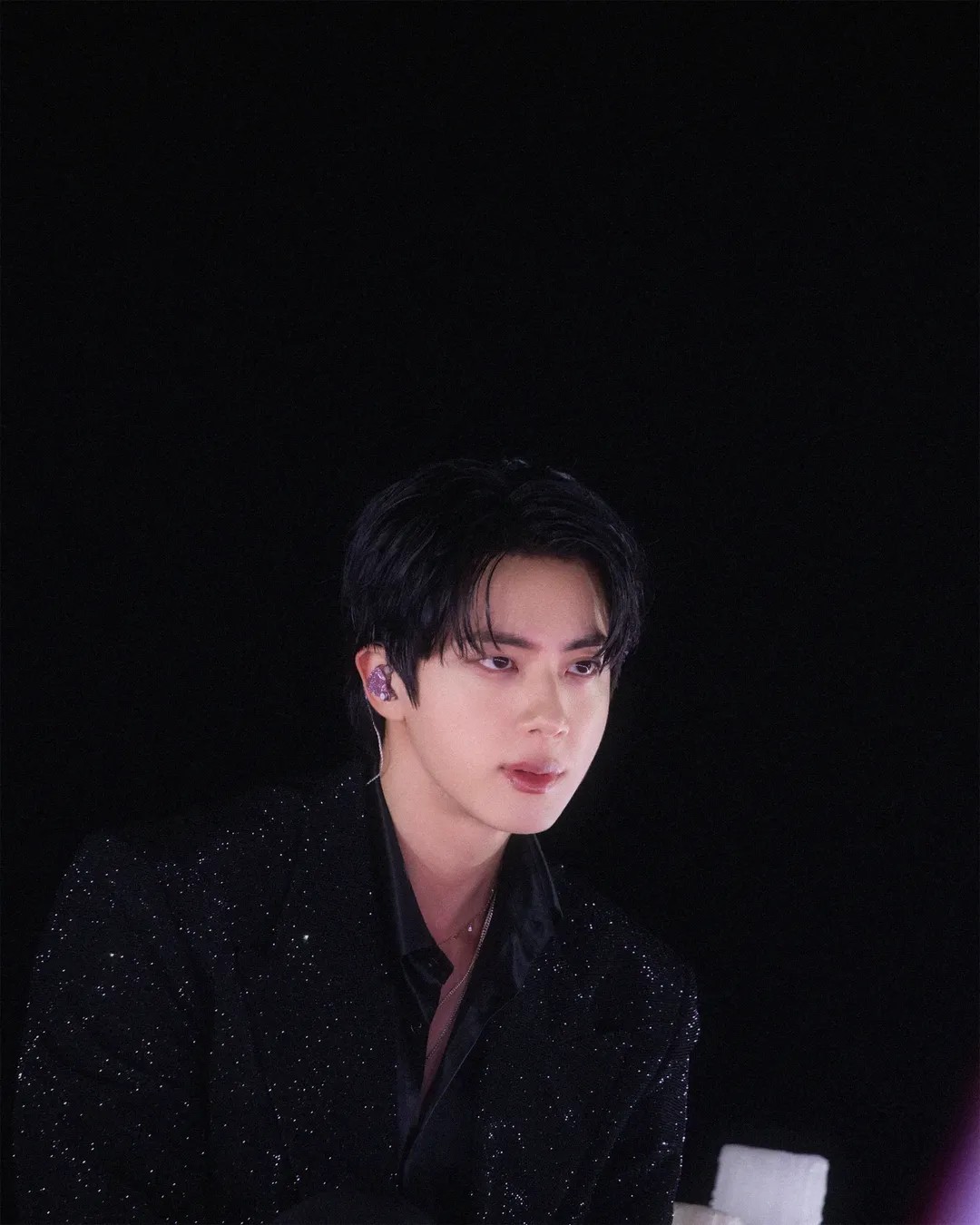 【フォト】BTSのJIN、ファンコンサートのオフショット公開…メンバーとステージ裏で仲良く過ごす様子もキャッチ