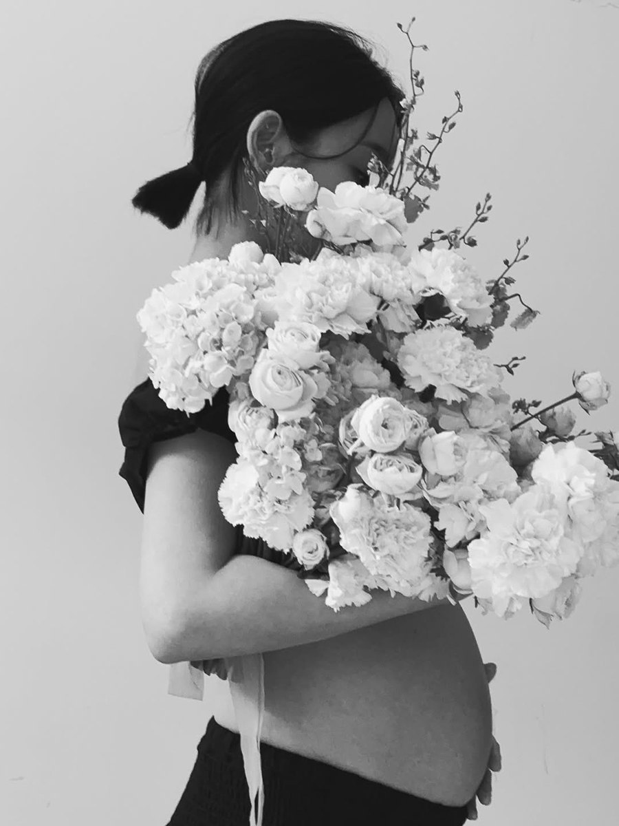 元AOAユナ、美しいマタニティフォト公開　「もうすぐ会える赤ちゃんのことを思うと胸いっぱい」