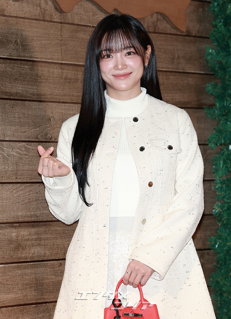 【フォト】キム・セジョン、初雪を思わせるような清純ビジュアル