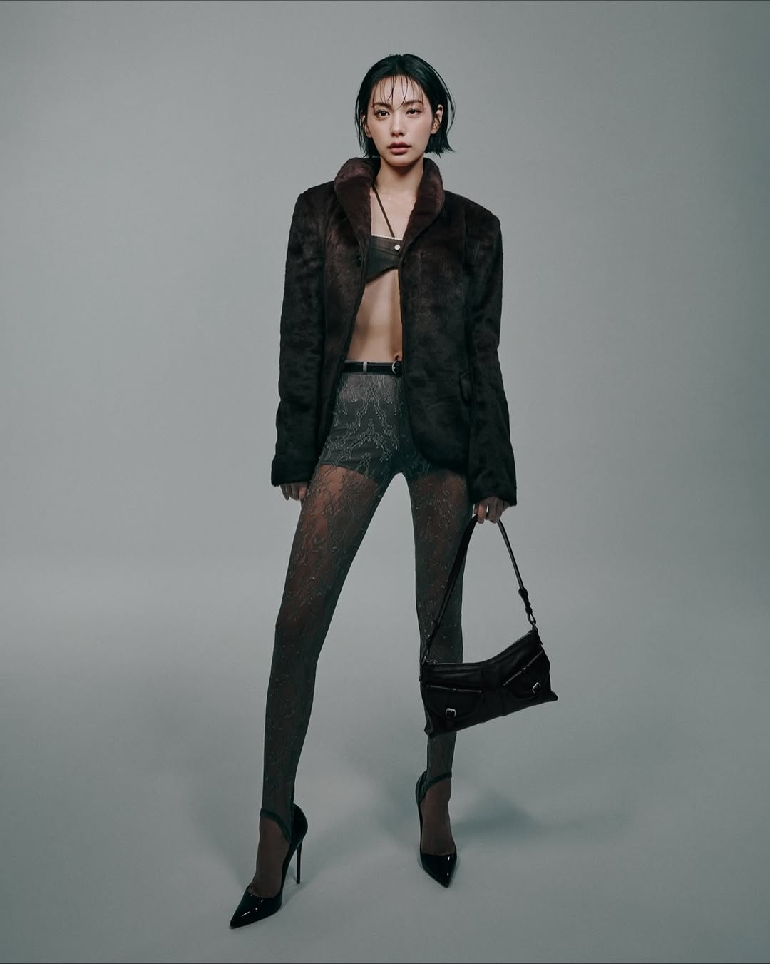 ナナの「アンダーブーブ＆腹筋」に視線集中…ファッション・グラビア公開