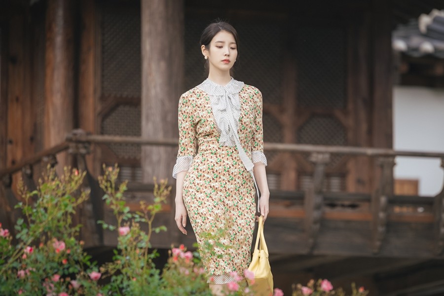 IU×ビョン・ウソク、ベールを脱いだ『21世紀の大君夫人』…これまでにない2ショット公開