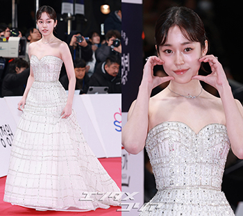 【フォト】ノ・ユンソ、清楚なビジュアル&きらめくドレス=青龍映画賞