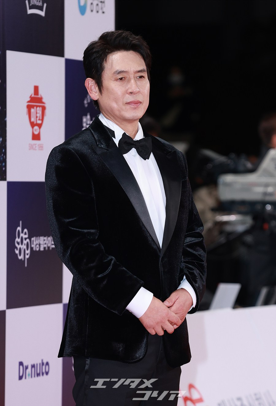 【フォト】ソル・ギョング、クラシカルなタキシード＝青龍映画賞
