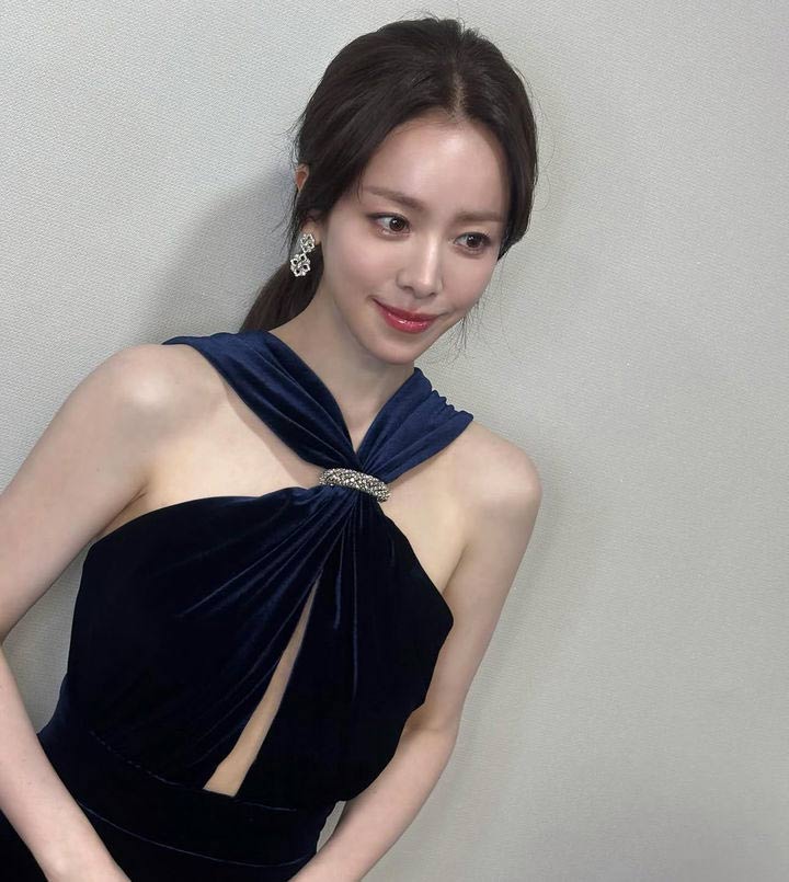 ハン・ジミン「青龍の女神」優雅なドレス姿…「特別な時間になりました」