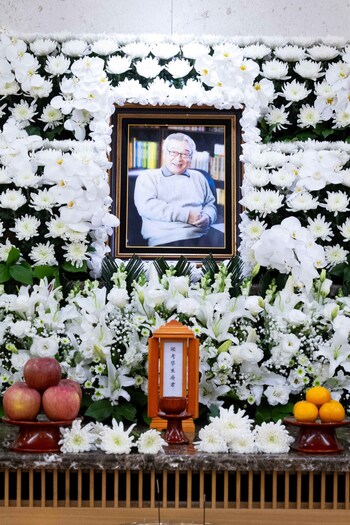 【フォト】91歳で亡くなった国民的俳優イ・スンジェさんの殯所