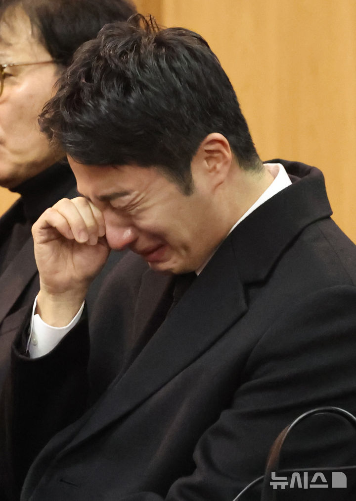 写真＝共同取材