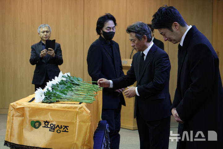 写真＝共同取材