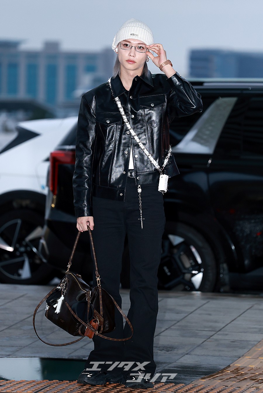 【フォト】Stray Kidsフィリックス、ニット帽＆眼鏡がポイント