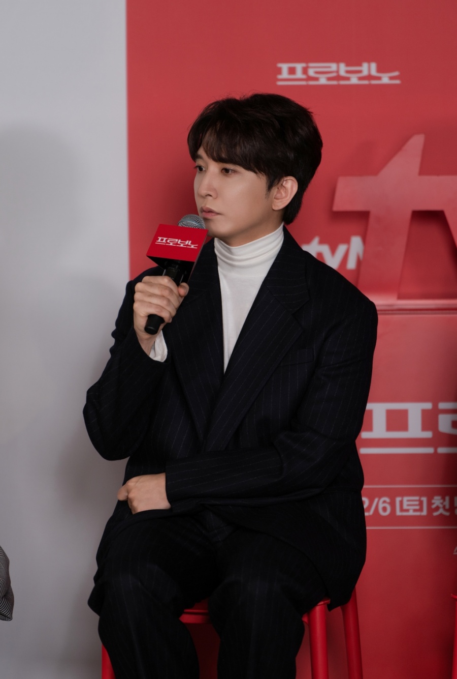 【フォト】ユン・ナム、手を振り余裕あふれるあいさつ