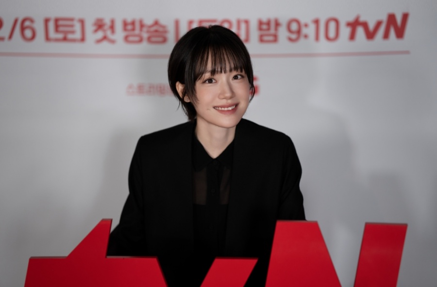 【フォト】黒でシックにまとめたソ・ジュヨン