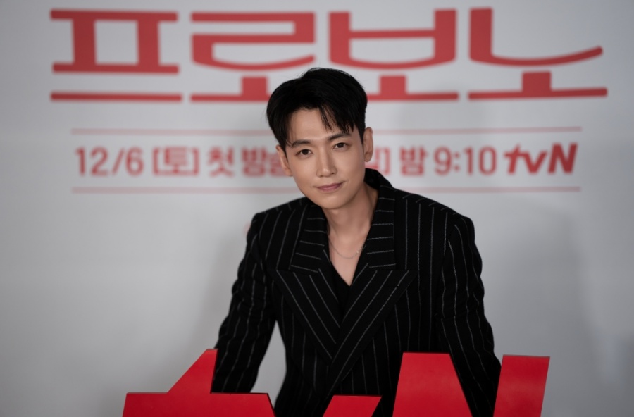 【フォト】チョン・ギョンホ、今回は公益弁護士…スマートなスーツ姿