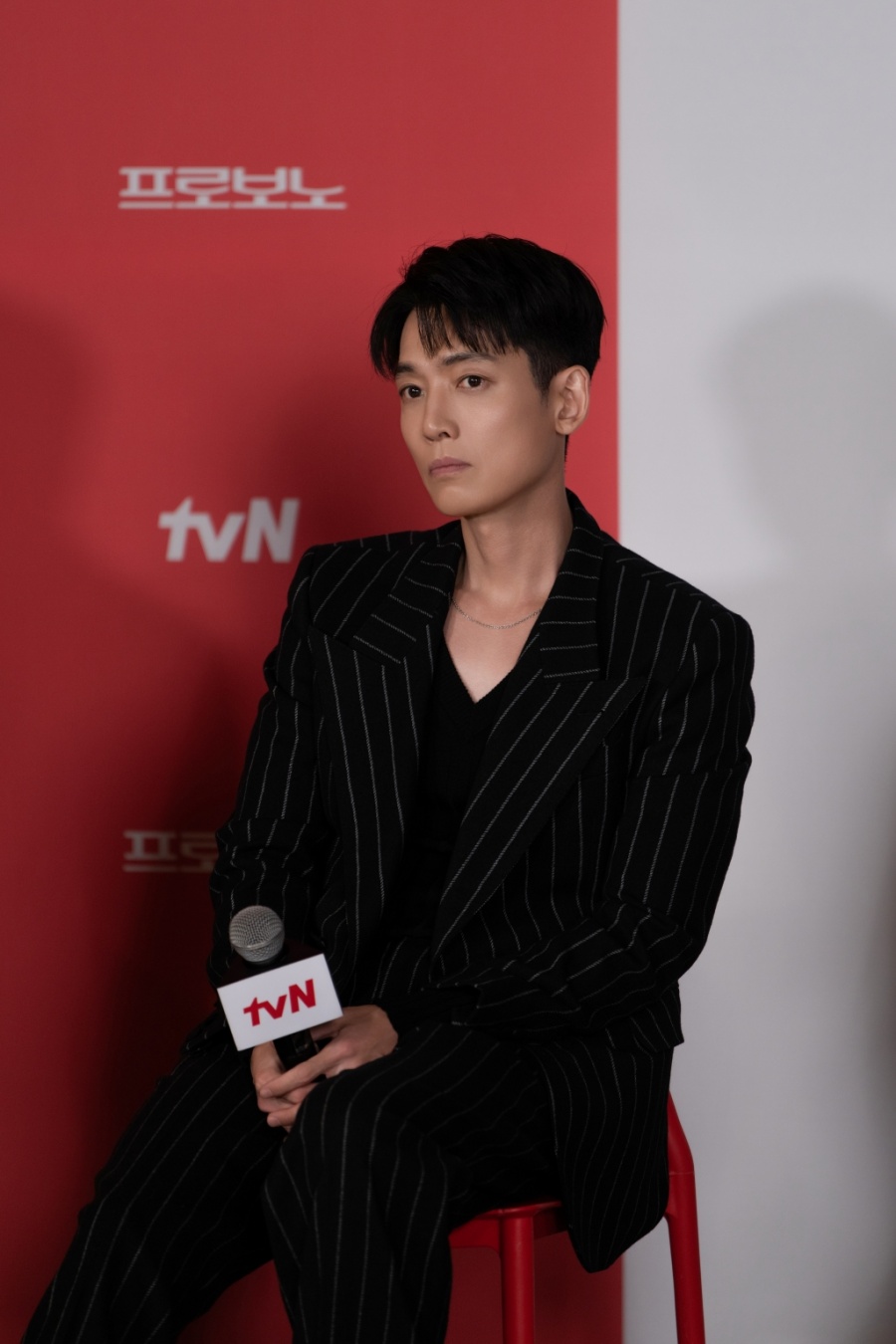 【フォト】チョン・ギョンホ、今回は公益弁護士…スマートなスーツ姿