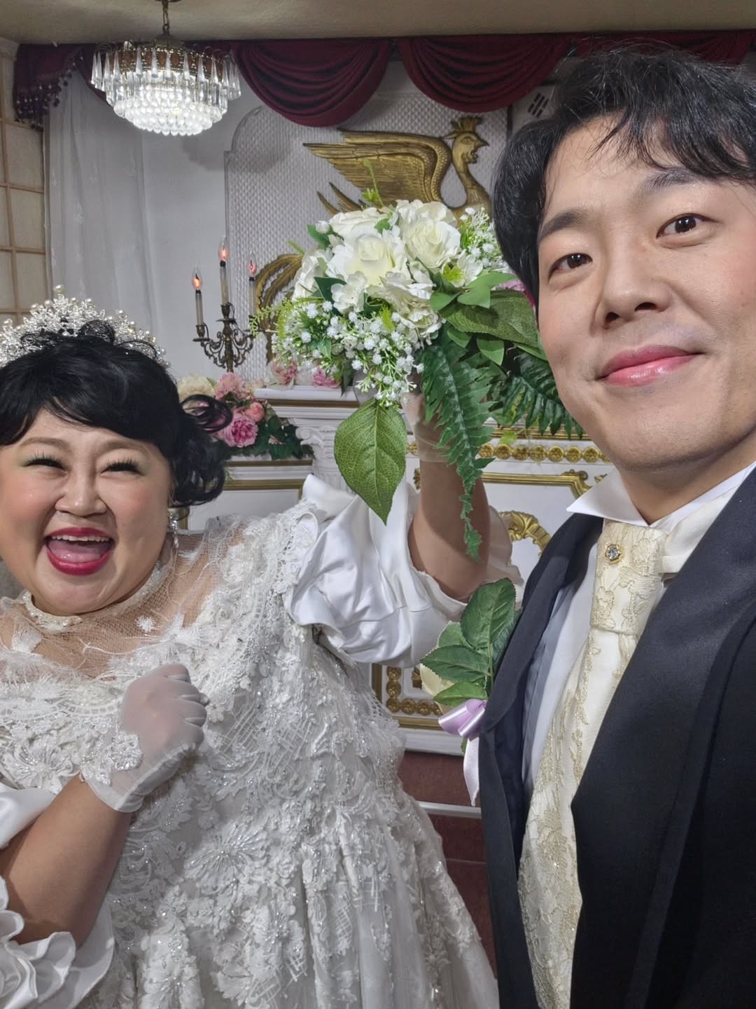 【フォト】ホン・ユンファ＆キム・ミンギ　結婚7周年「レトロ」ウエディング写真…コンセプトはドラマ『おつかれさま』