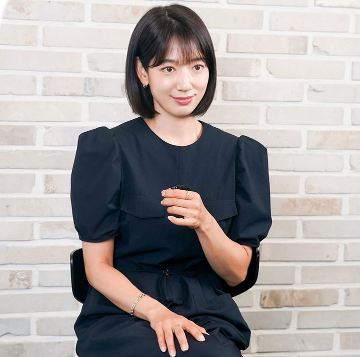 ボブへアが似合うパク・シネ、『アンダーカバー　ミス・ホン』台本読み合わせで美しさアピール