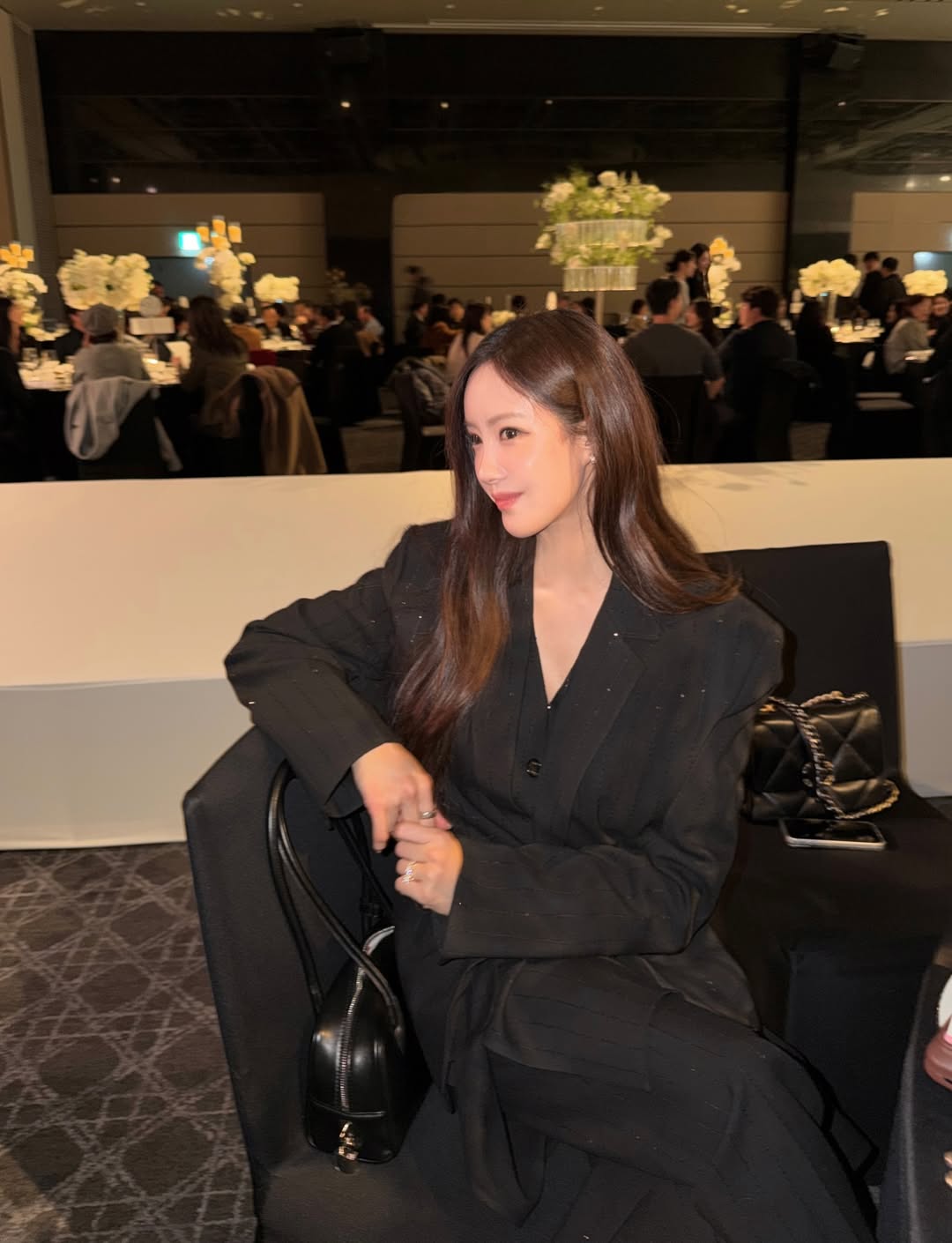 T-ARAヒョミン＆10歳年上の夫がウンジョンの結婚式に出席…「顔を隠してもイケメン」