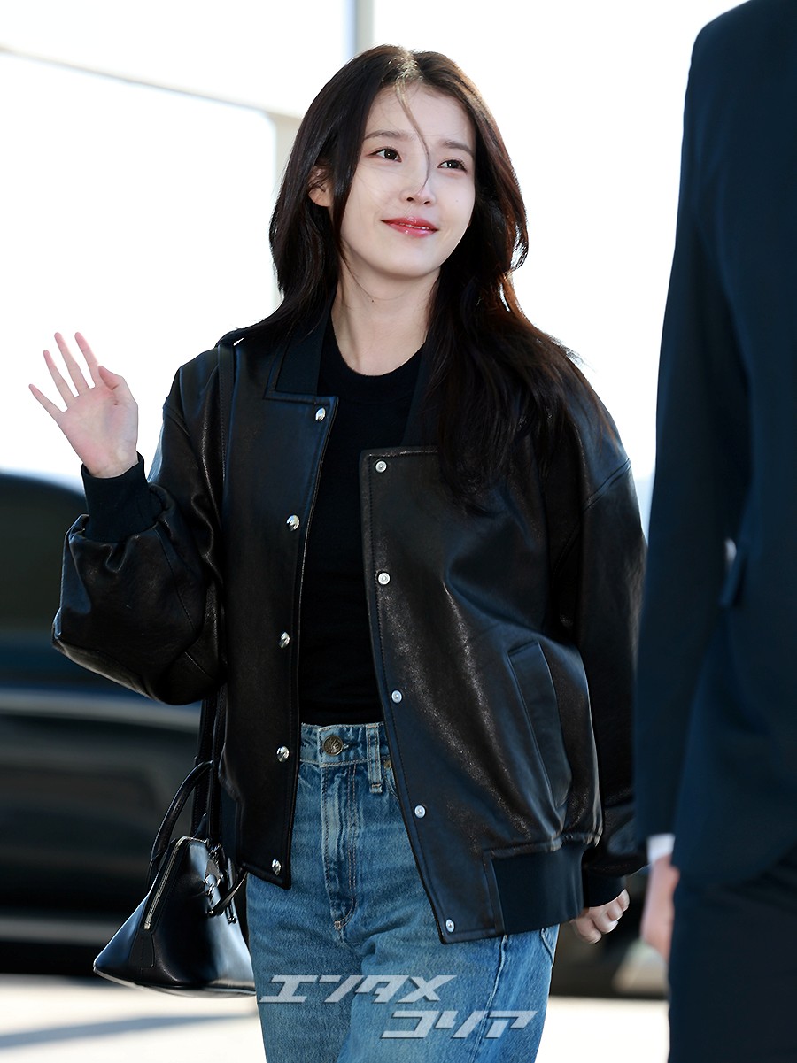 【フォト】IU、きらきらビジュアルで「台湾出張、いってきます」