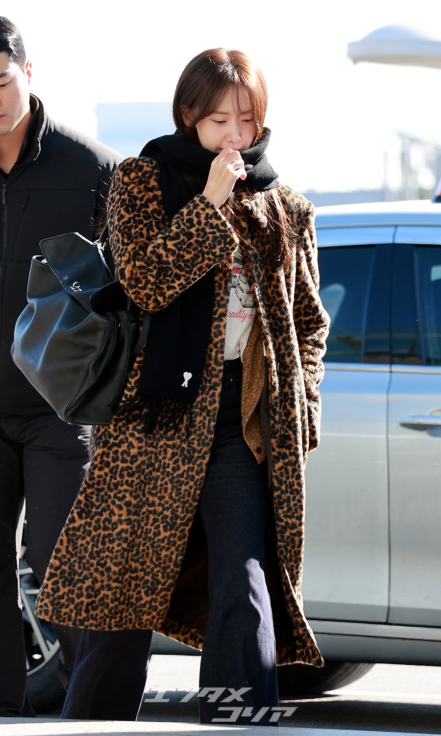 【フォト】ユナ、強烈なヒョウ柄のフライトコーデ