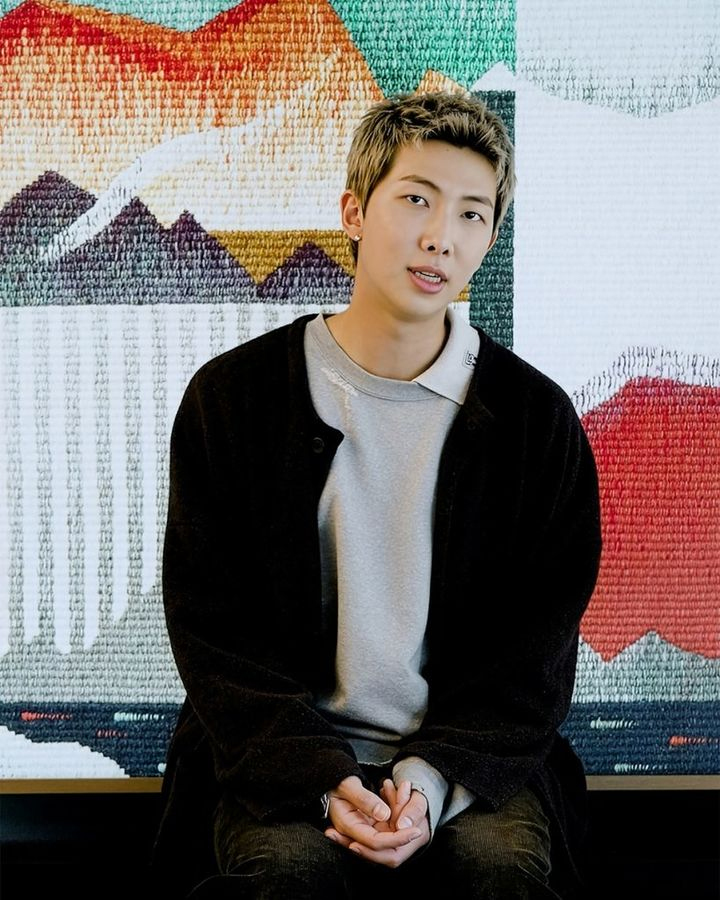 RM「BTS解散を数万回考えた…メンバーとARMYのおかげで続けている」