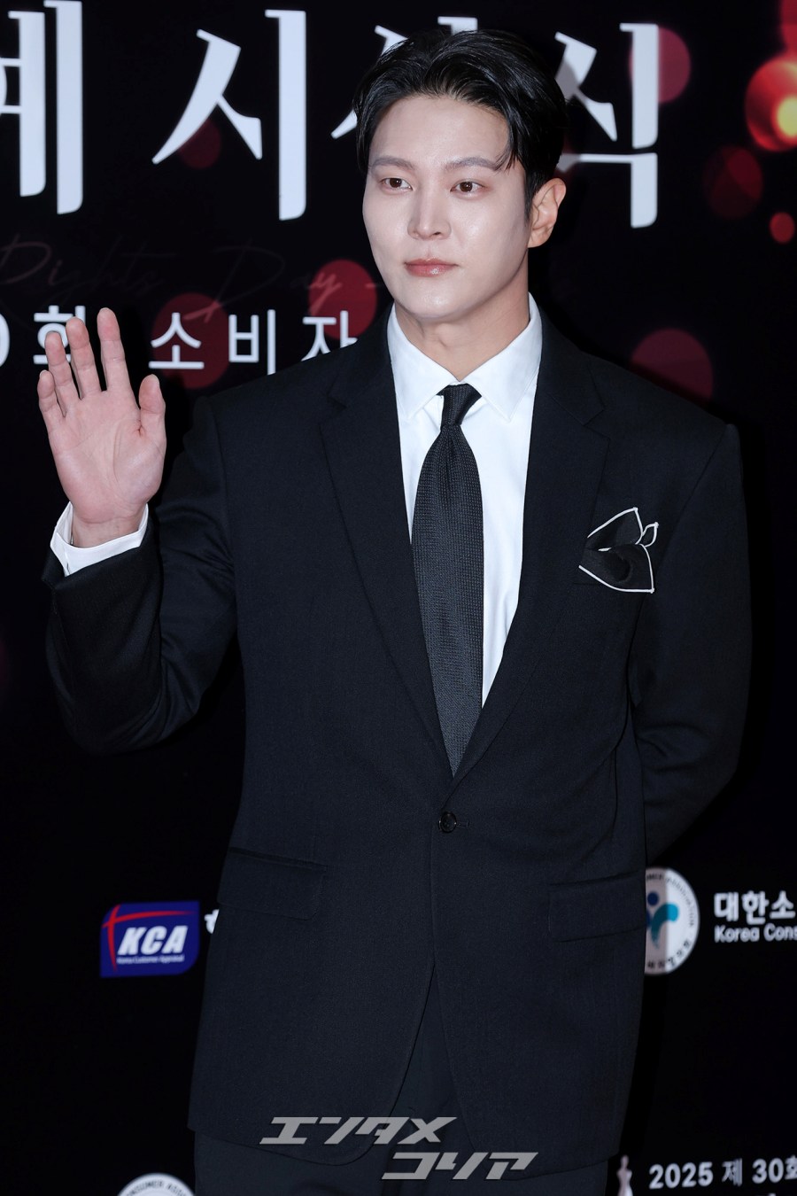 【フォト】チュウォン　見事なフィジカル…KCA文化芸能授賞式に出席