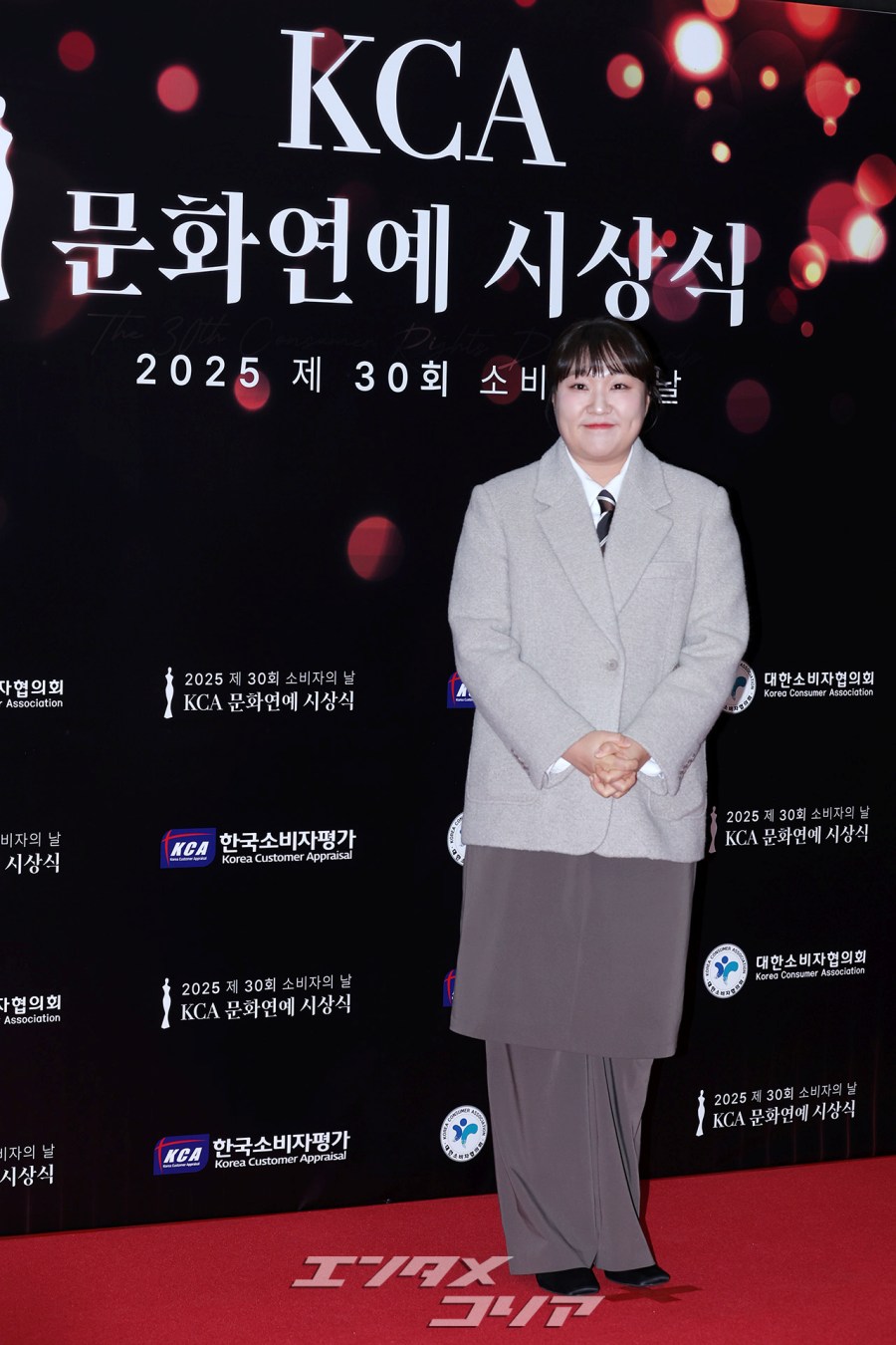 【フォト】お笑い番組『SNL』で大人気のイ・スジ　魅力的な笑顔