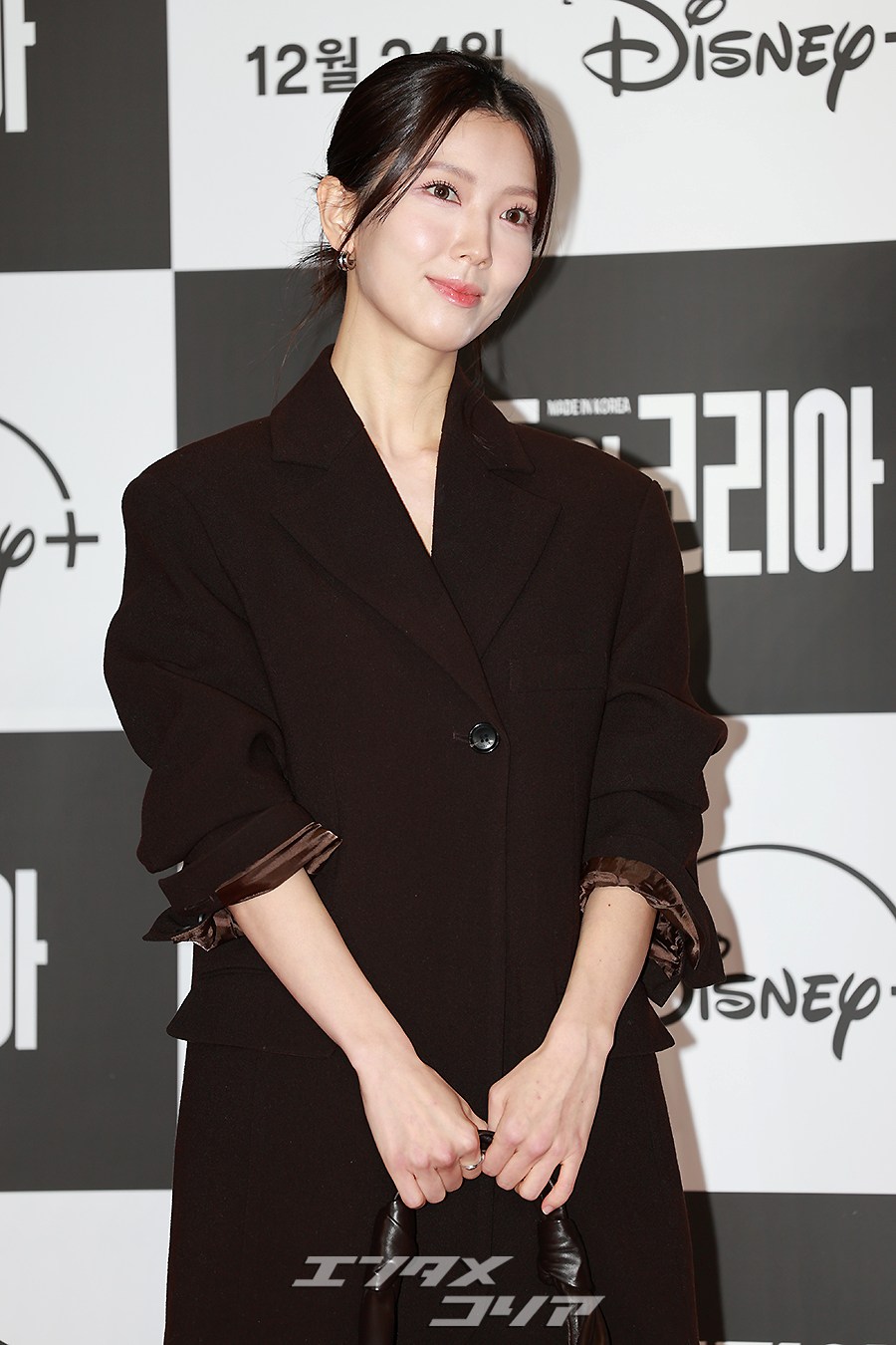 【フォト】ハ・ソユン、黒いストッキングで美脚アピール