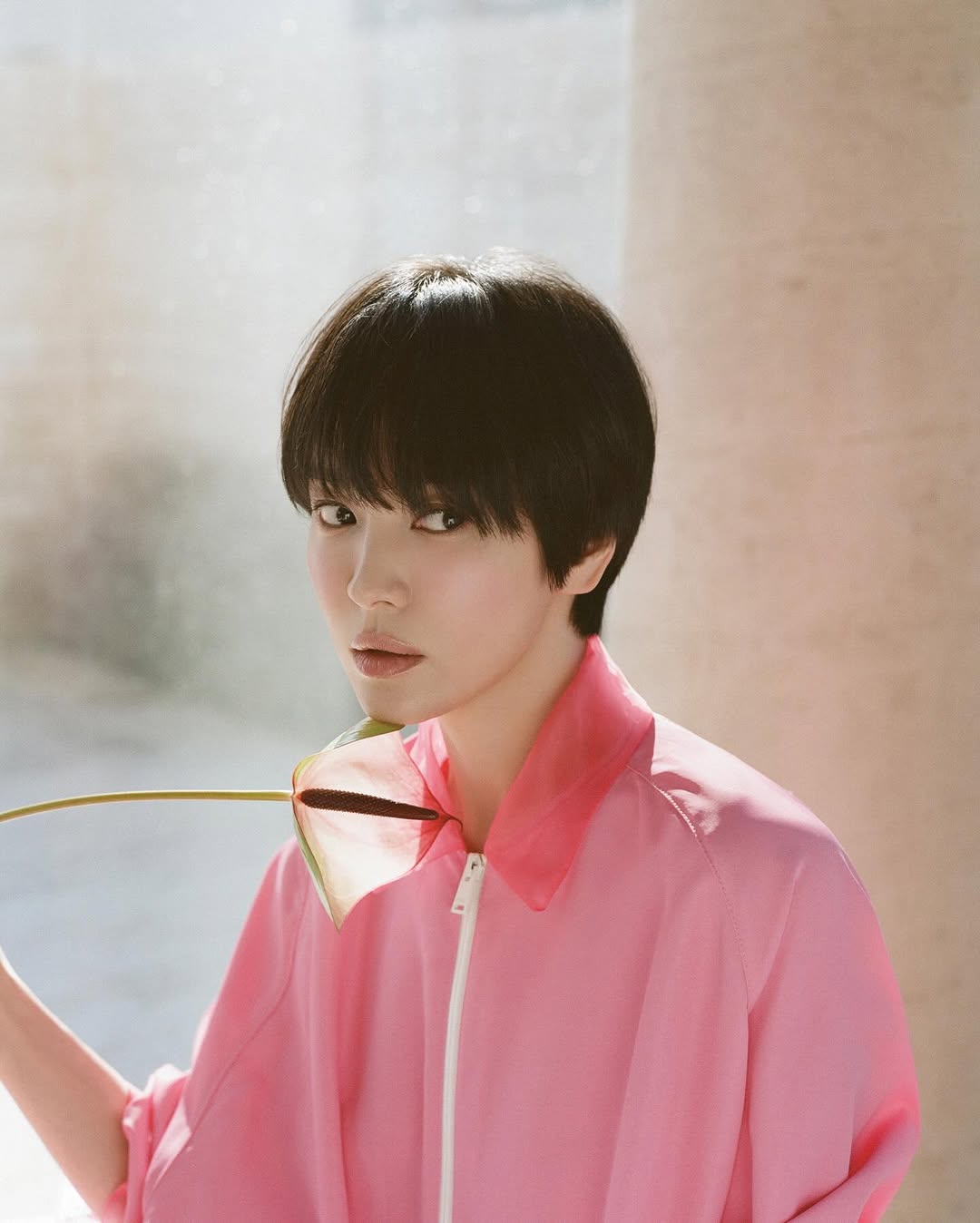 【フォト】一輪の花のように美しいソン・ヘギョ、「FENDI」を身にまとい華やかな雰囲気