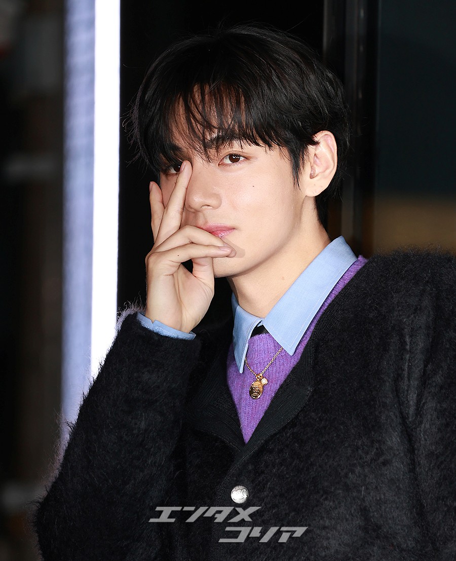 【フォト】BTS・V「シグネチャーサイン　Vポーズ！」