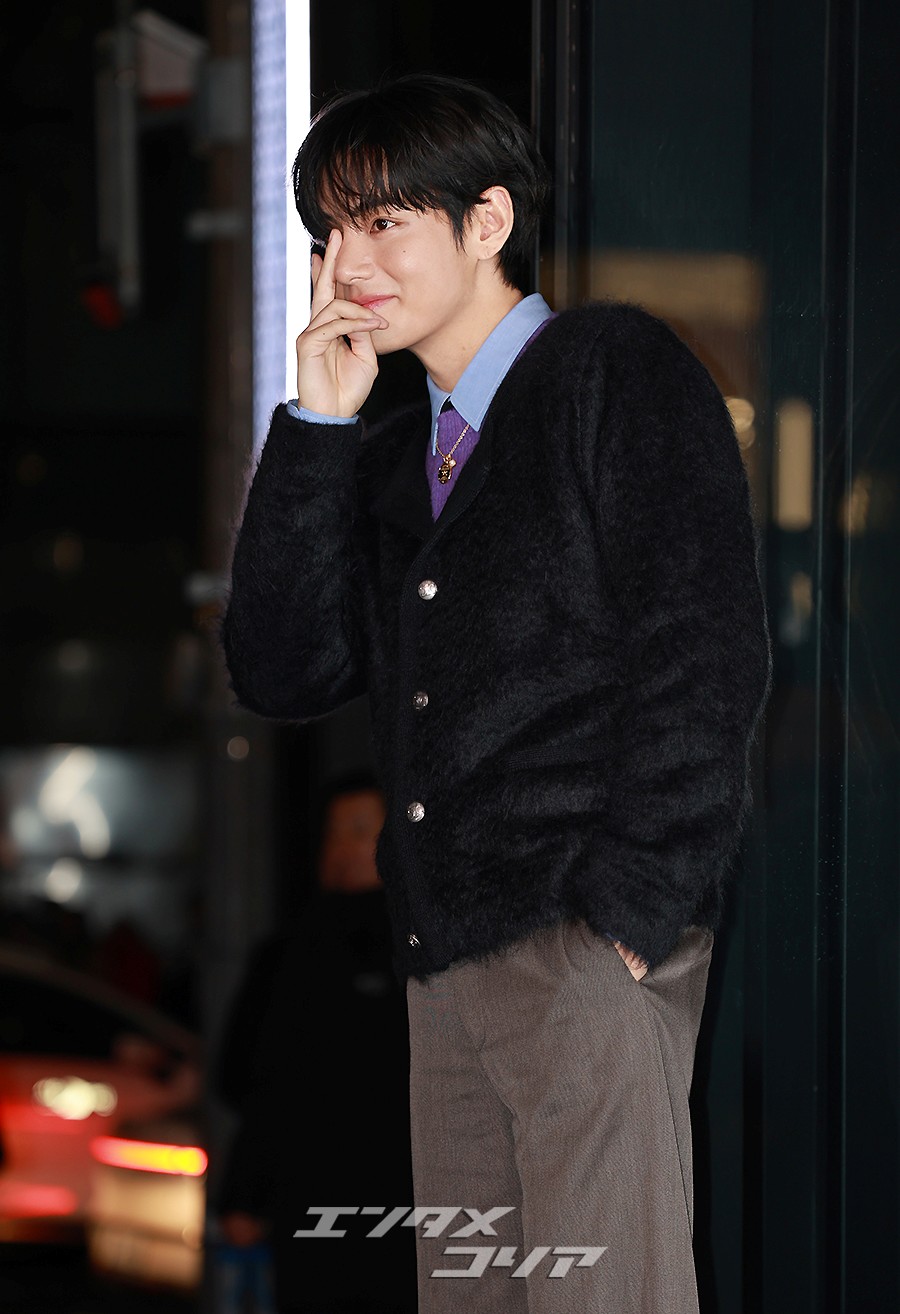 【フォト】BTS・V「シグネチャーサイン　Vポーズ！」