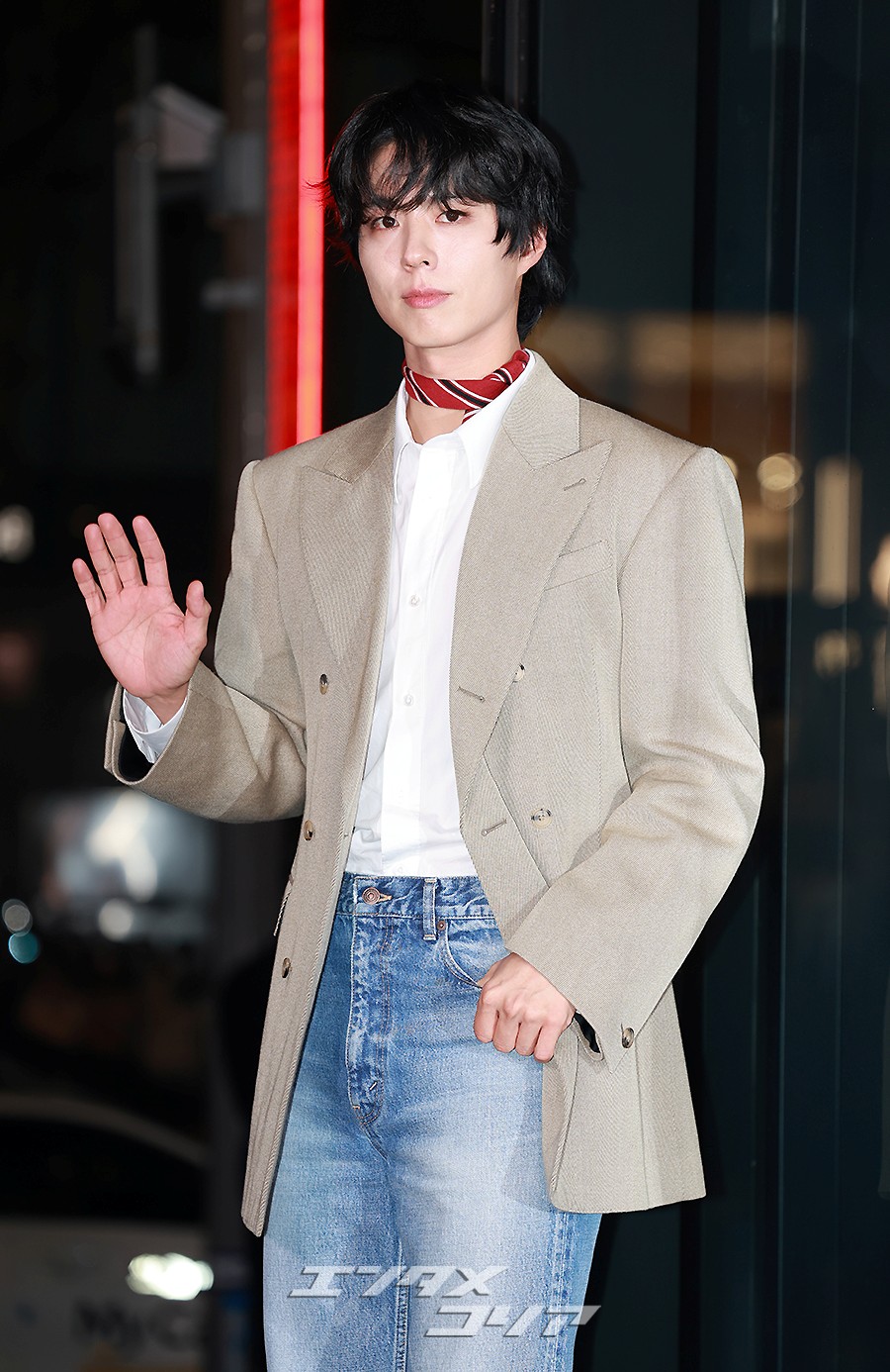 【フォト】パク・ボゴム「ブーツカットのレトロ・コーデも完璧」…少女漫画から飛び出した王子様