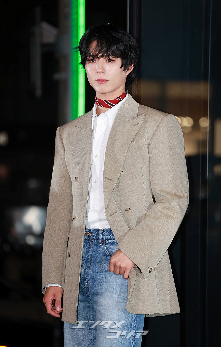 【フォト】パク・ボゴム「ブーツカットのレトロ・コーデも完璧」…少女漫画から飛び出した王子様