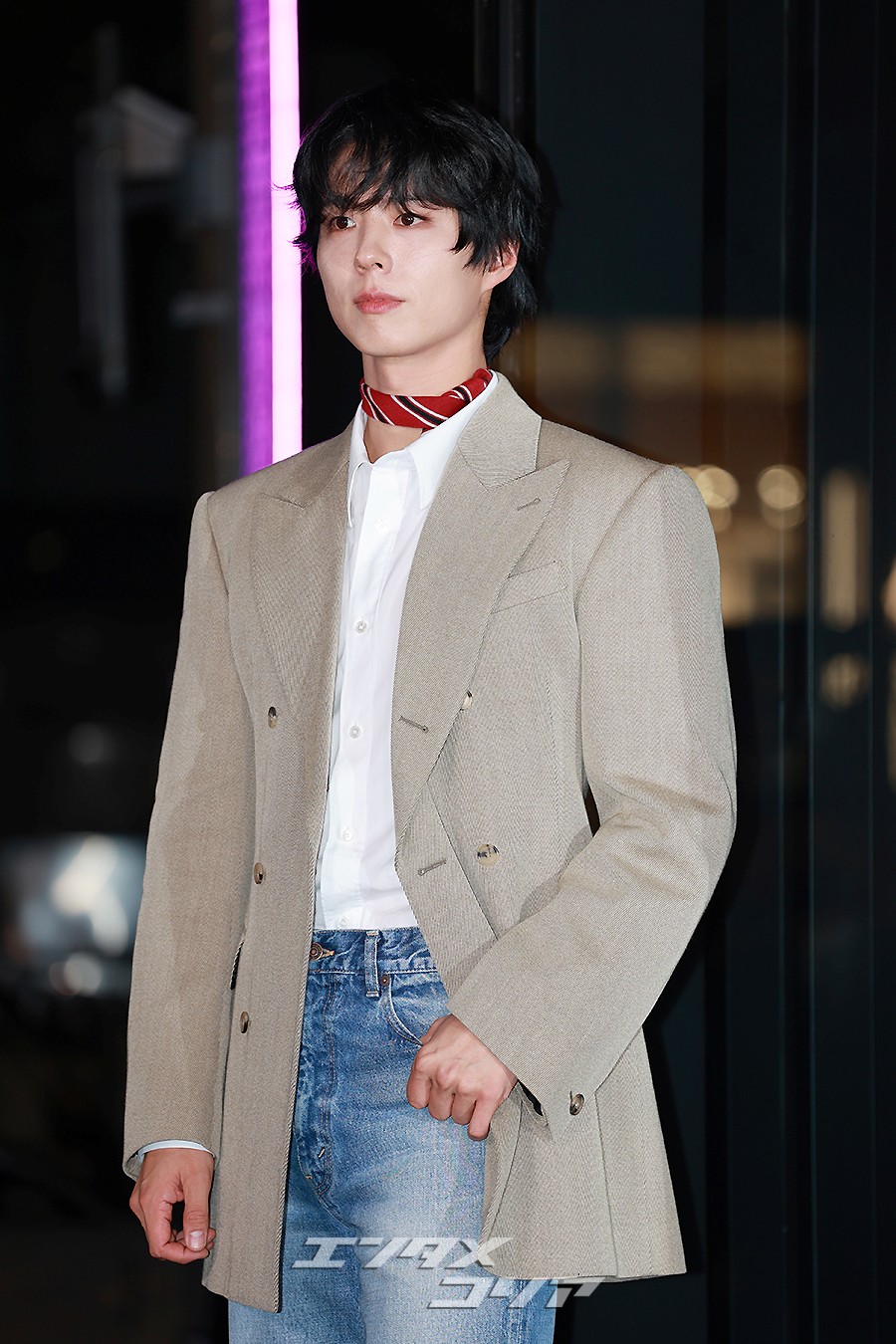 【フォト】パク・ボゴム「ブーツカットのレトロ・コーデも完璧」…少女漫画から飛び出した王子様