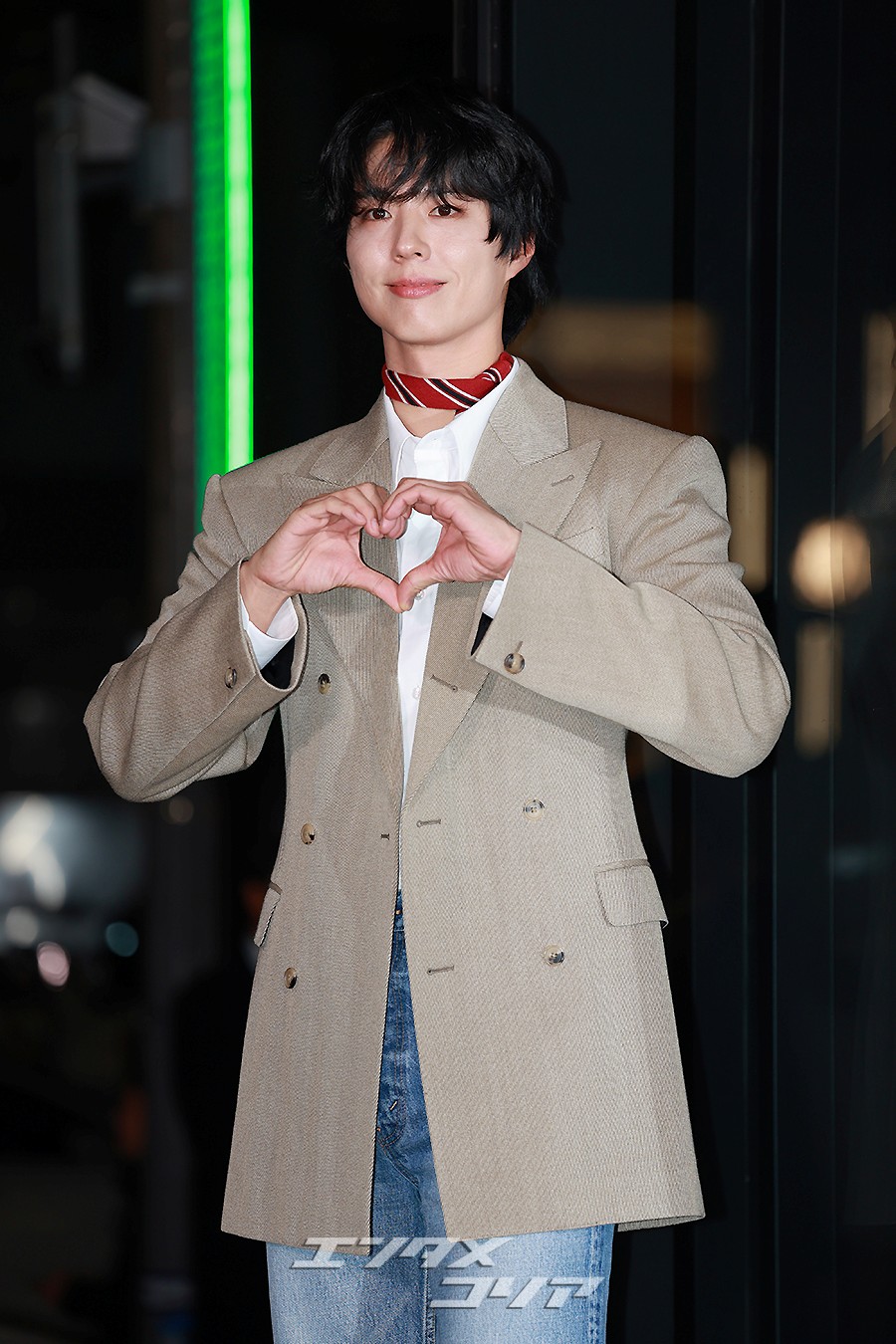 【フォト】パク・ボゴム「ブーツカットのレトロ・コーデも完璧」…少女漫画から飛び出した王子様