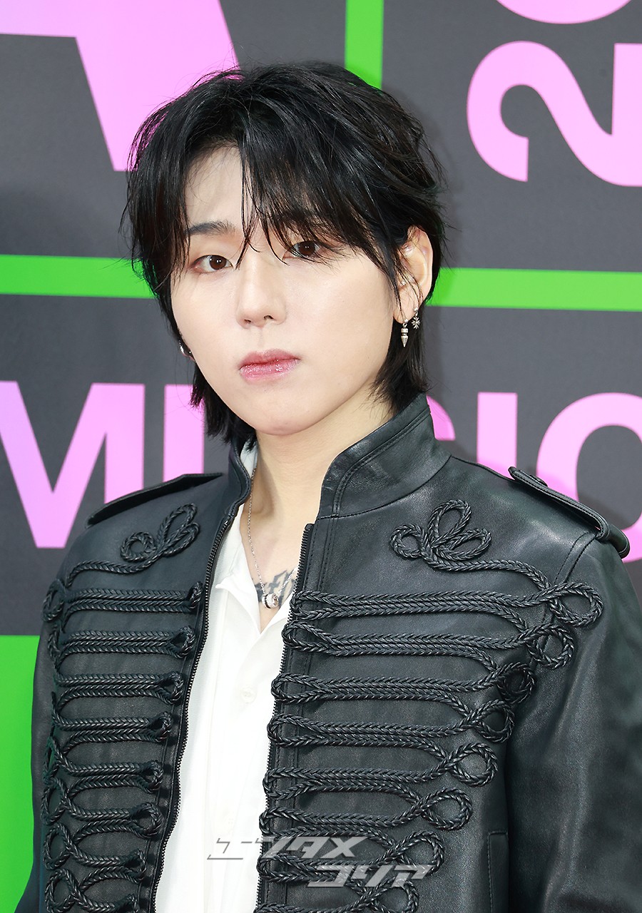 【フォト】ZICO「革ジャケットでキメました」