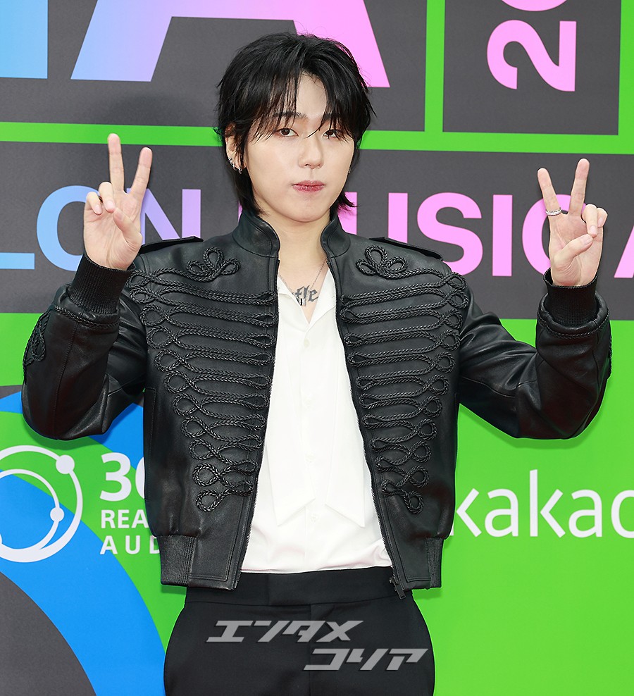 【フォト】ZICO「革ジャケットでキメました」