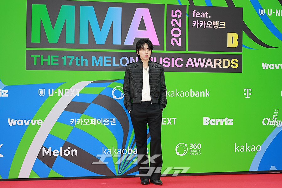 【フォト】ZICO「革ジャケットでキメました」